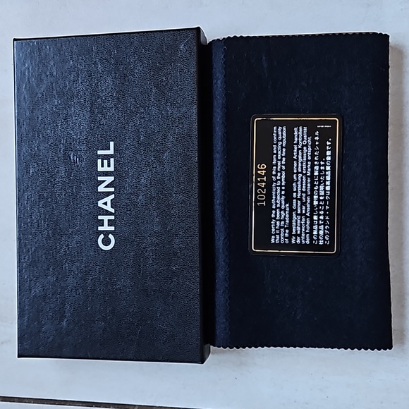 CHANEL Quilted Leather Bifold Wallet w/Box + Card - Picture 11 of 14